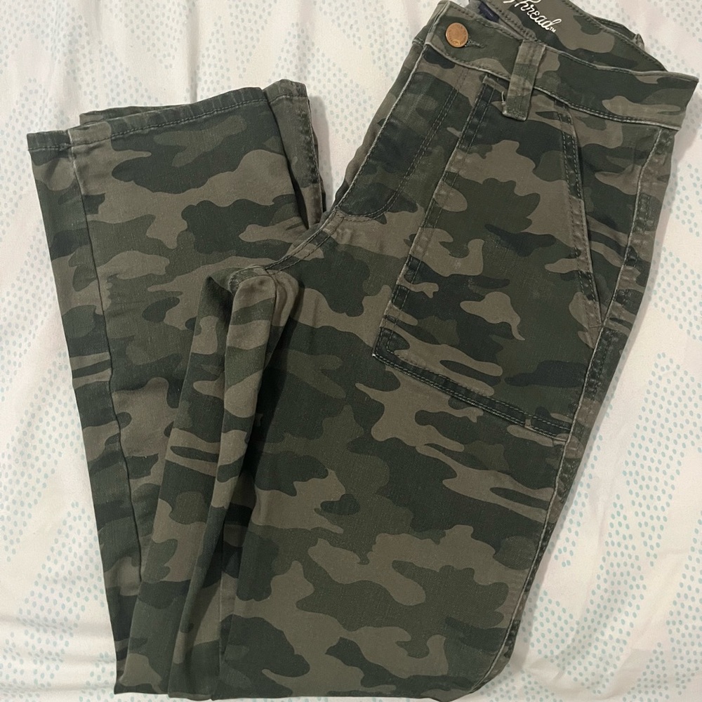 Universal Thread Camo pants